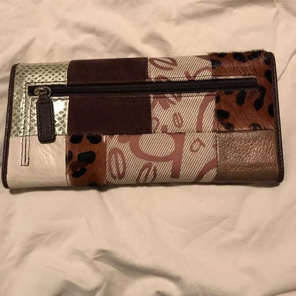 Bebe Bifold Wallet - Picture 10 of 10